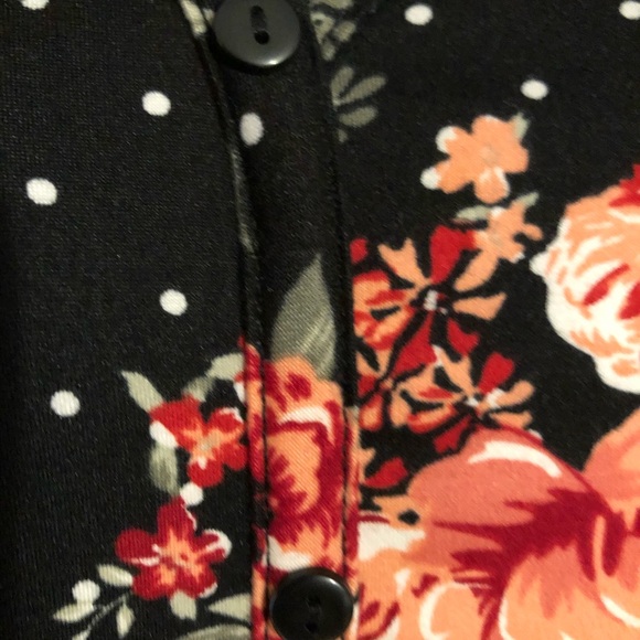 Ladies size medium top - Picture 8 of 13